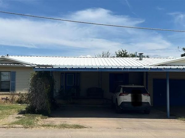 106 N Ave. O, Olney, TX 76374
