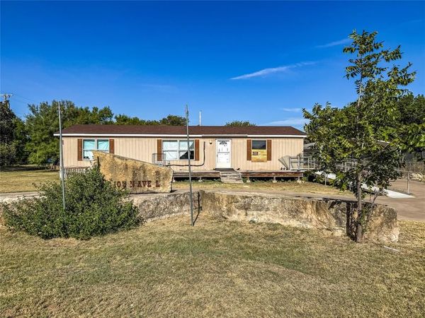 105 N Avenue L , Haskell, TX 79521