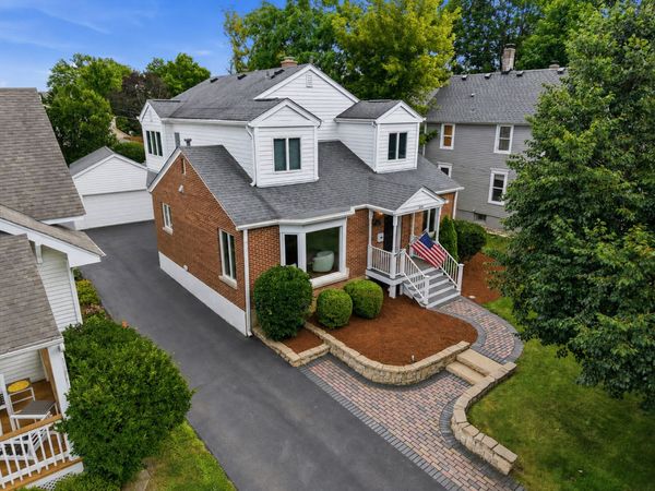 439 North Avenue , Barrington, IL 60010