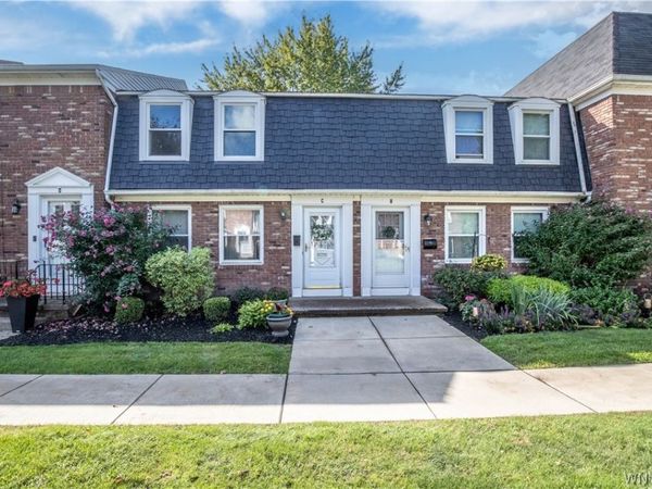 25 Oakbrook Drive, Unit C, Williamsville, NY 14221