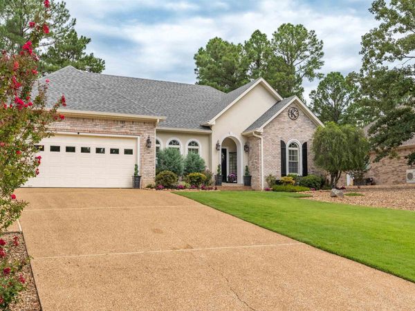 19 Sorprendente Ln, Hot Springs Village, AR 71909
