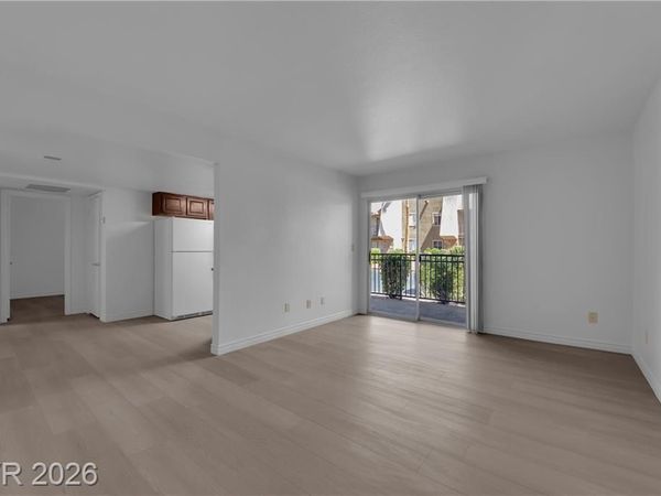 4921 Indian River Drive, Unit 123, Las Vegas, NV 89103