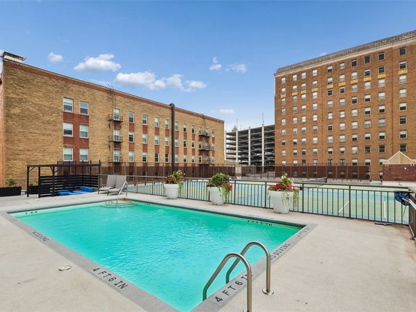 300 Walnut Street, Unit 1509, Des Moines, IA 50309