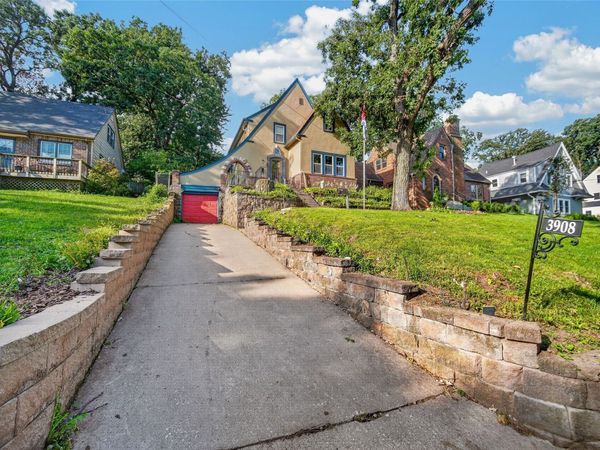 3908 Maquoketa Drive, Des Moines, IA 50311