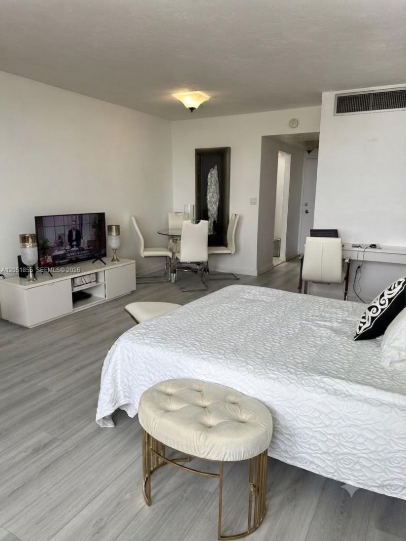 2899 Collins Ave , Unit 1734, Miami Beach, FL 33140 Photo