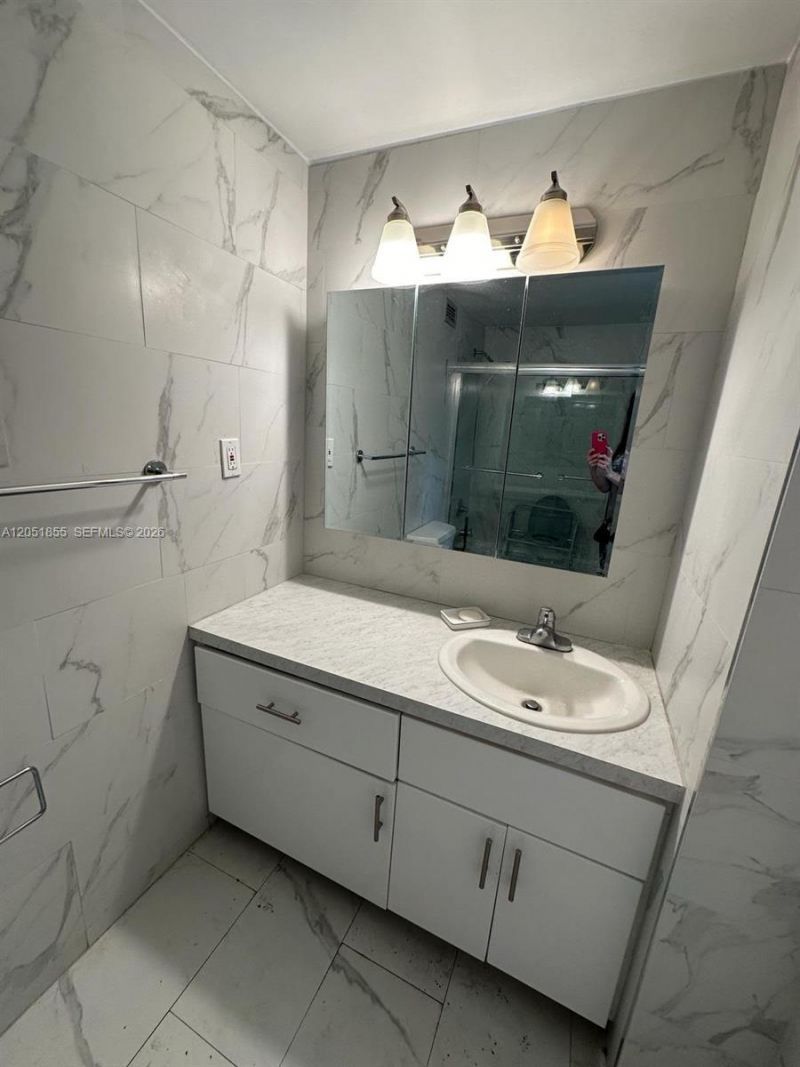 2899 Collins Ave , Unit 1734, Miami Beach, FL 33140 Photo
