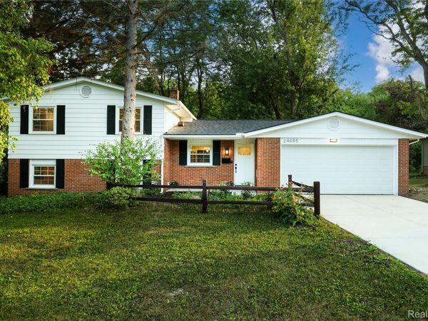 24095 Farmington Road, Farmington, Mi 48336