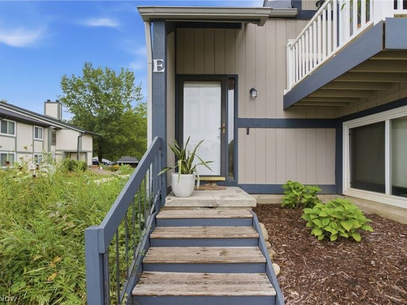 8982 Portage Pointe Drive, Unit E, Streetsboro, OH 44241 Photo 5