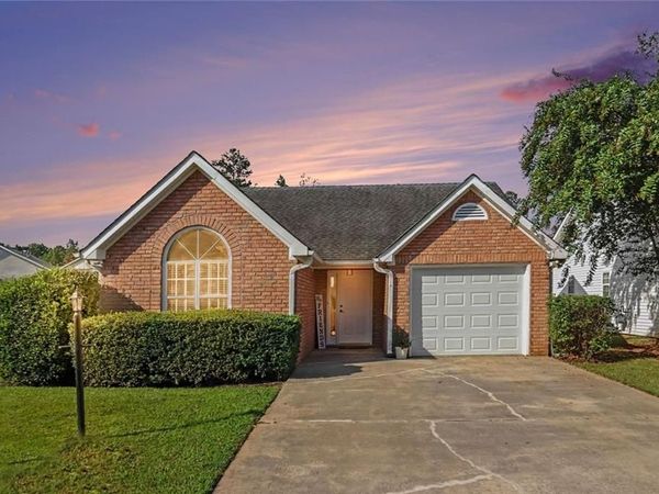 37 Greentree Drive , Newnan, GA 30265