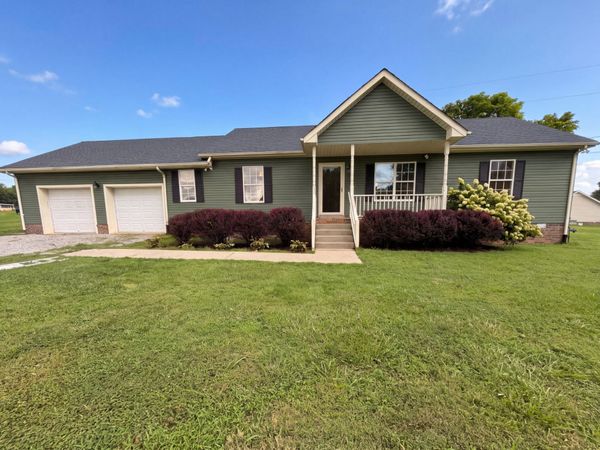610 W Harper Rd , Portland, TN 37148