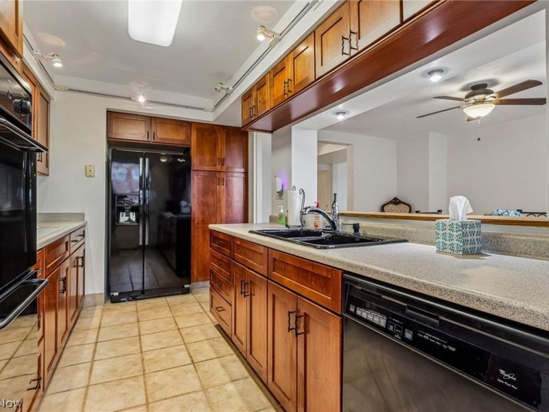 13800 Shaker Boulevard, Unit 902, Cleveland, OH 44120 Photo 13