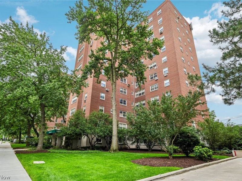 13800 Shaker Boulevard, Unit 902, Cleveland, OH 44120 Photo 2