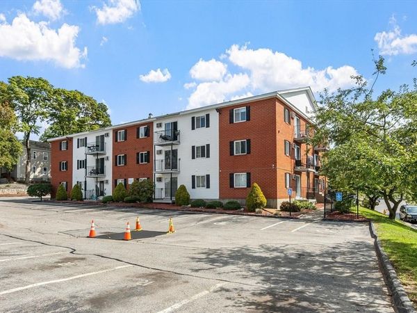 56 Edgeworth, Unit 16, Worcester, MA 01605