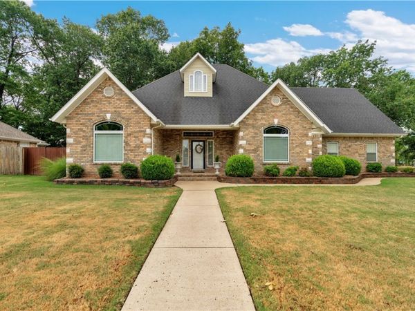 611 Shady Acres Lane, Prairie Grove, AR 72753
