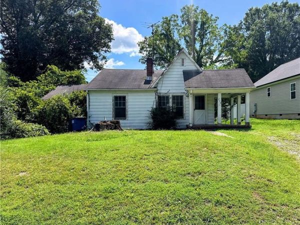 230 Crews Street , Winston-Salem, NC 27101