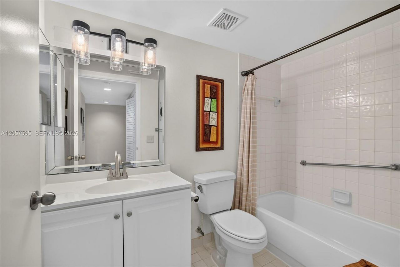 7449 N Devon Dr , Unit 207, Tamarac, FL 33321 Photo