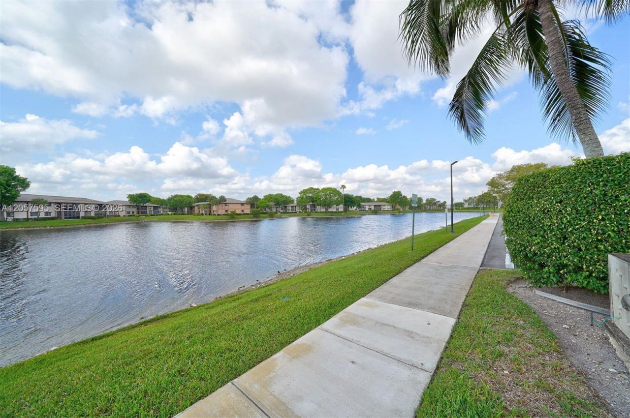 7449 N Devon Dr , Unit 207, Tamarac, FL 33321 Photo