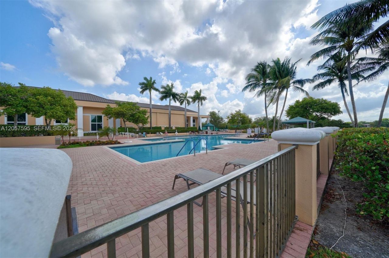 7449 N Devon Dr , Unit 207, Tamarac, FL 33321 Photo