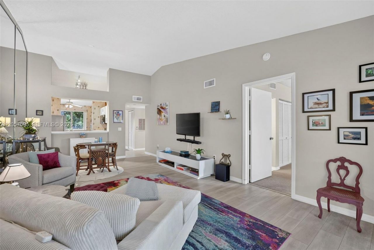 7449 N Devon Dr , Unit 207, Tamarac, FL 33321 Photo