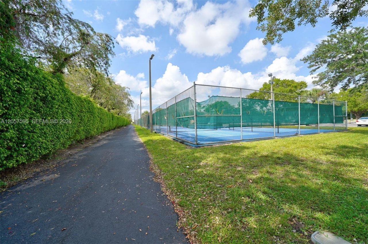 7449 N Devon Dr , Unit 207, Tamarac, FL 33321 Photo