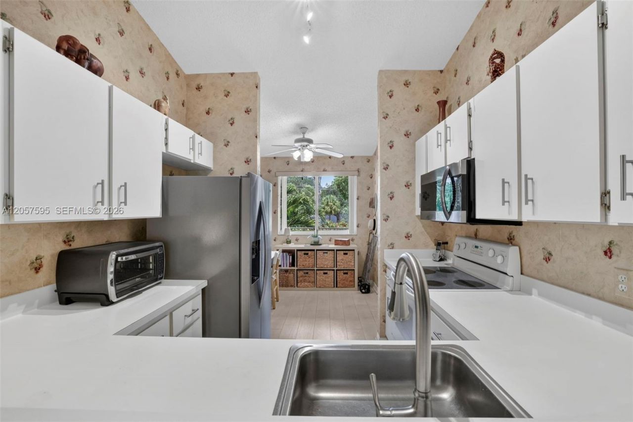 7449 N Devon Dr , Unit 207, Tamarac, FL 33321 Photo