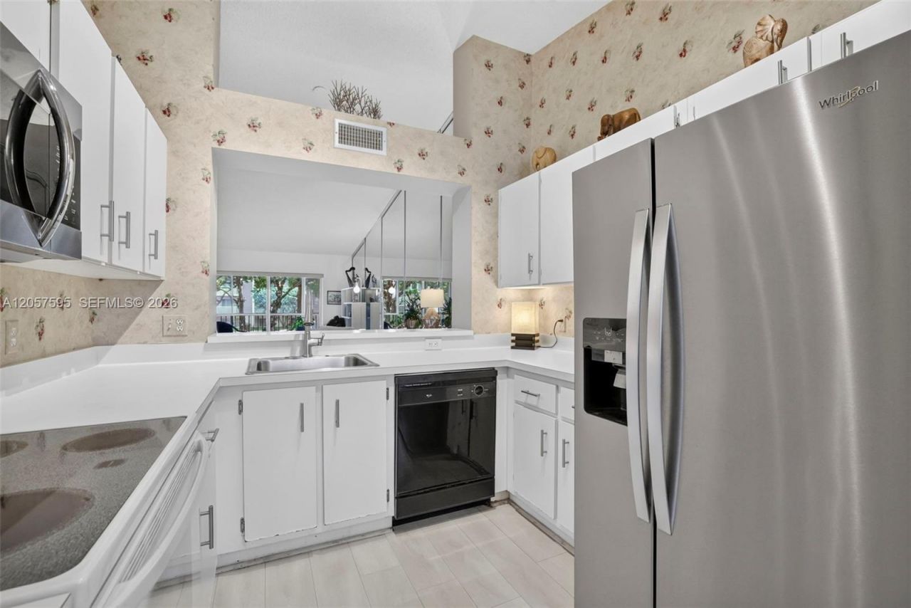 7449 N Devon Dr , Unit 207, Tamarac, FL 33321 Photo