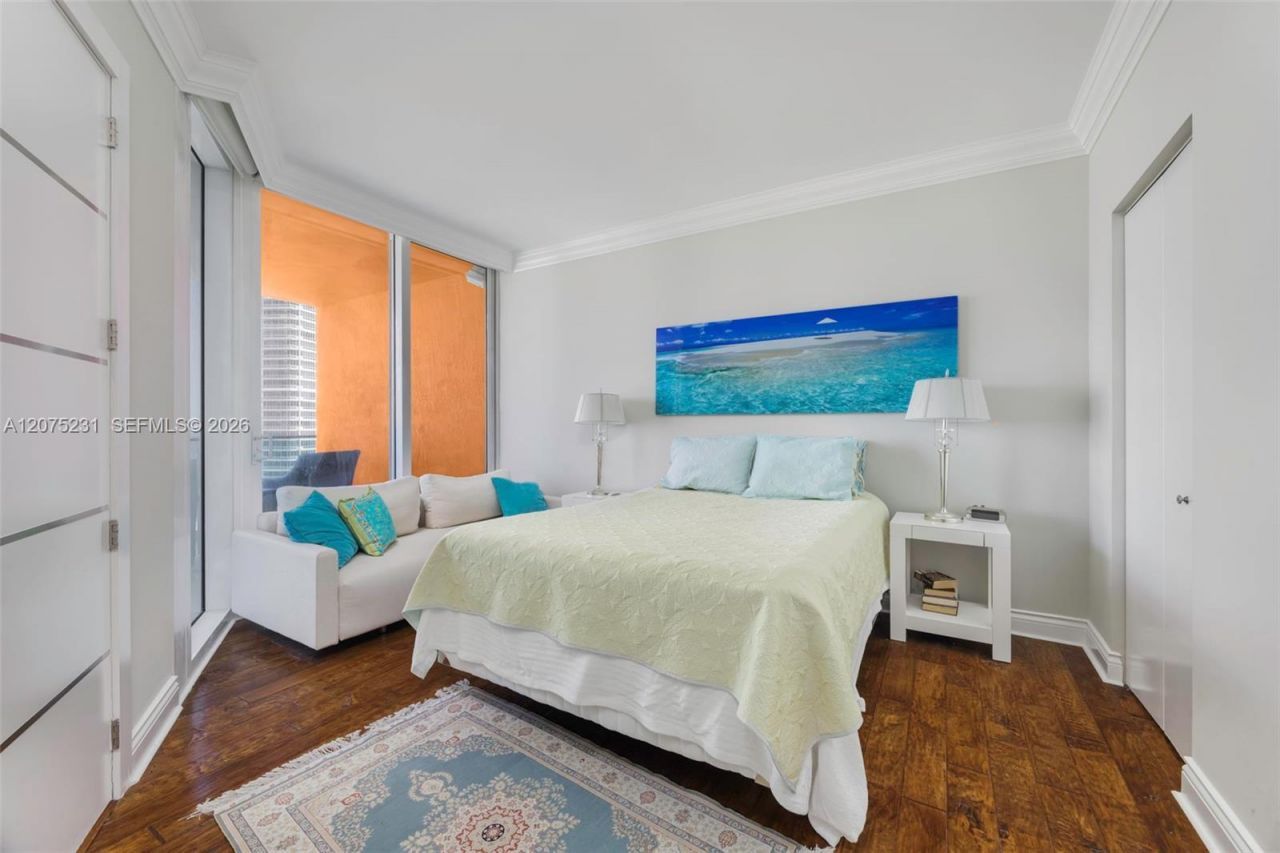 300 Pointe Dr , Unit 2806, Miami Beach, FL 33139 Photo