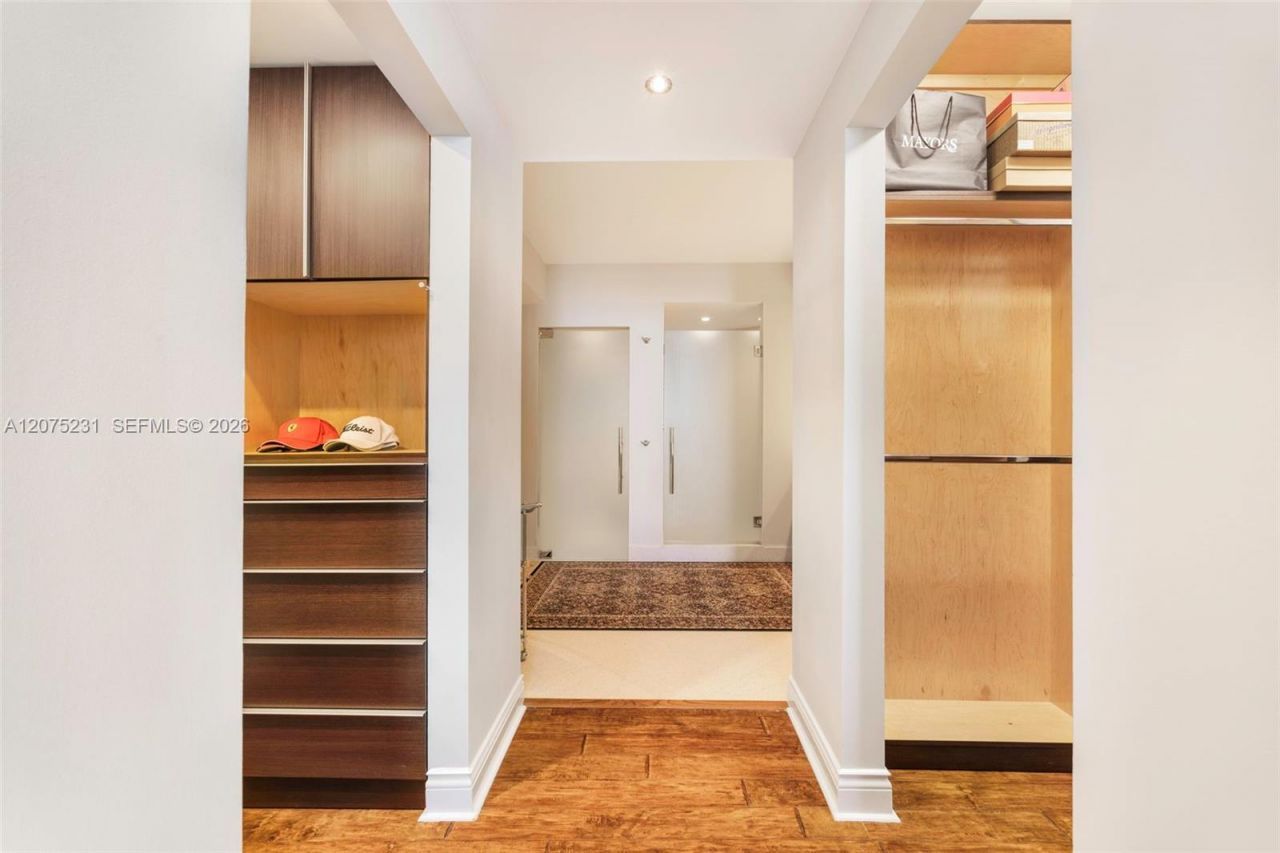 300 Pointe Dr , Unit 2806, Miami Beach, FL 33139 Photo