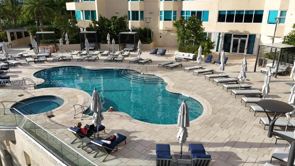 300 Pointe Dr , Unit 2806, Miami Beach, FL 33139 Photo