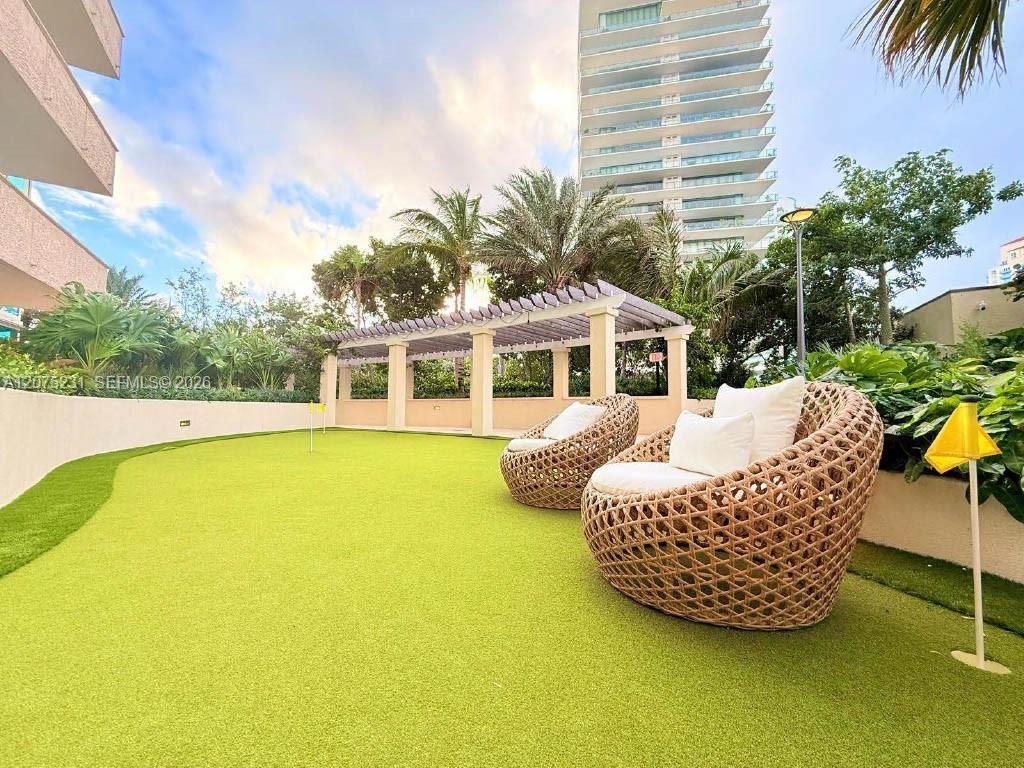 300 Pointe Dr , Unit 2806, Miami Beach, FL 33139 Photo