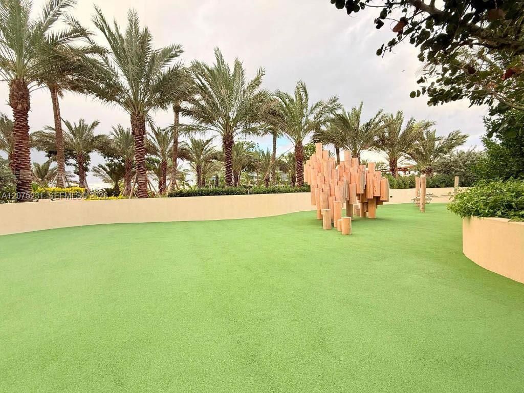 300 Pointe Dr , Unit 2806, Miami Beach, FL 33139 Photo