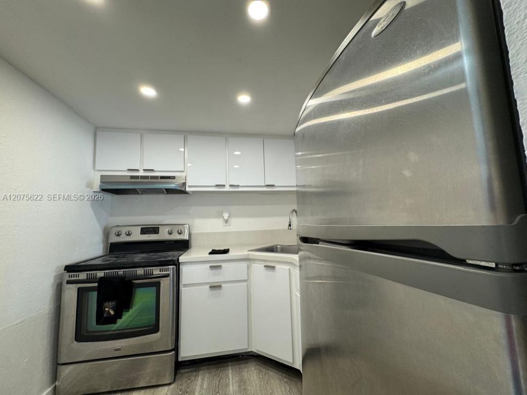 4550 NW 9th St , Unit 709E, Miami, FL 33126 Photo