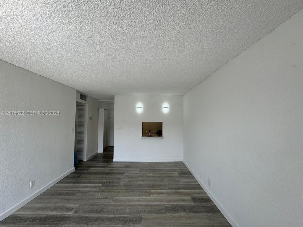 4550 NW 9th St , Unit 709E, Miami, FL 33126 Photo