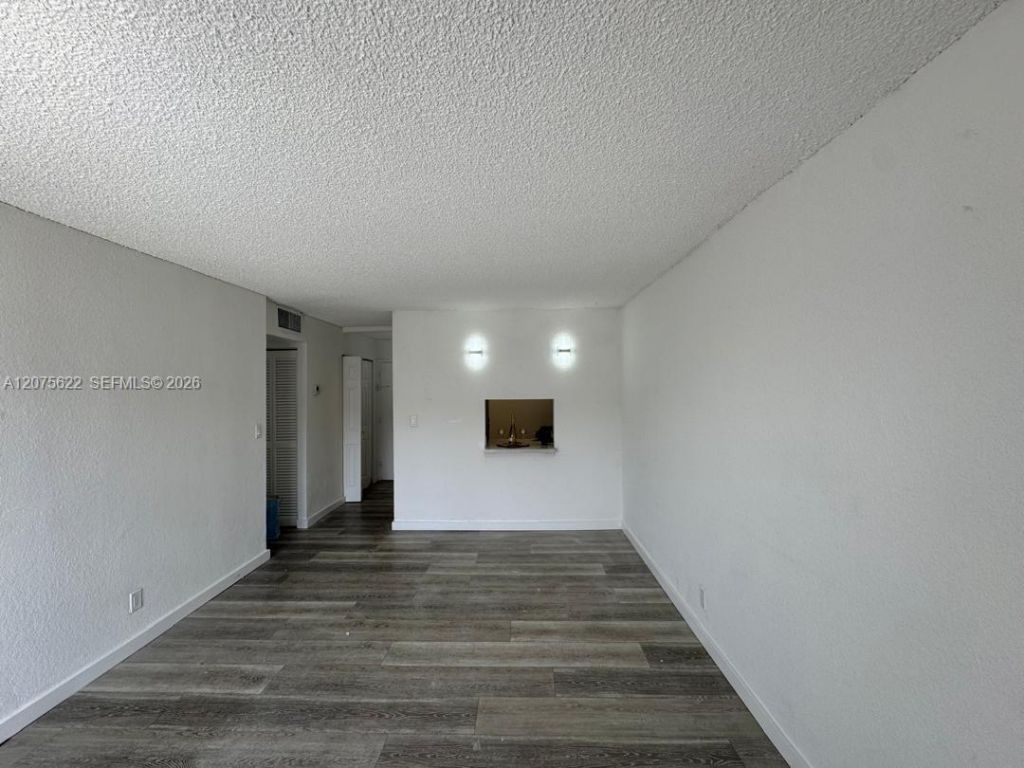 4550 NW 9th St , Unit 709E, Miami, FL 33126 Photo