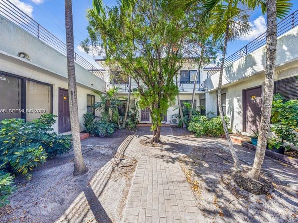 2000 Monroe St , Unit 10, Hollywood, FL 33020