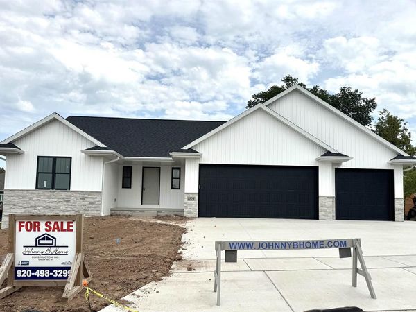 2146 AURRAILIA COURT, Green Bay, WI 54311
