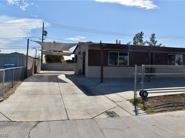 1952 H Street , Las Vegas, NV 89106