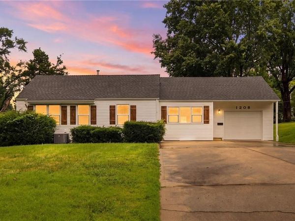 1208 W 33rd Street, Independence, MO 64055