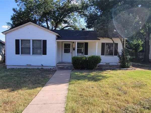 809 E 12th Avenue , Belton, TX 76513