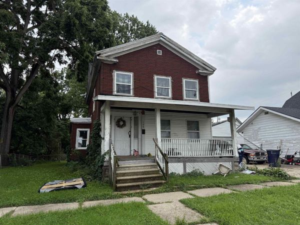 109 W Holmes Street, Janesville, WI 53545