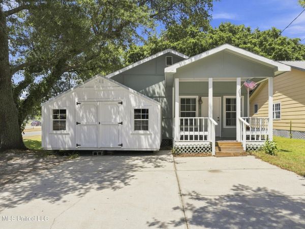 615 Mckinley Avenue, Pascagoula, MS 39567