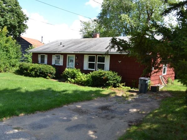 31 Winslow Ave, Leicester, MA 01524