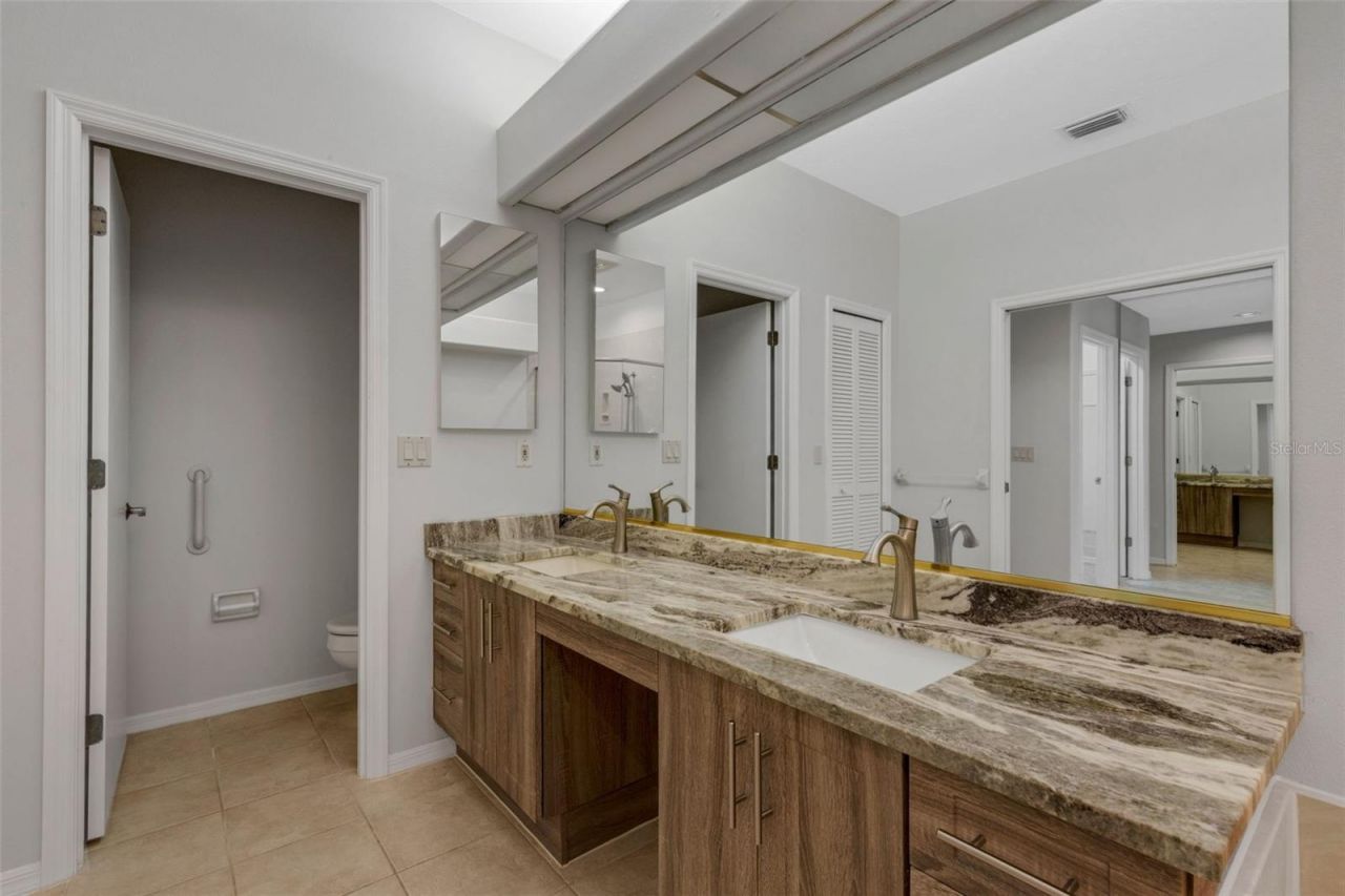 4044 Penshurst Park , Sarasota, FL 34235 Photo
