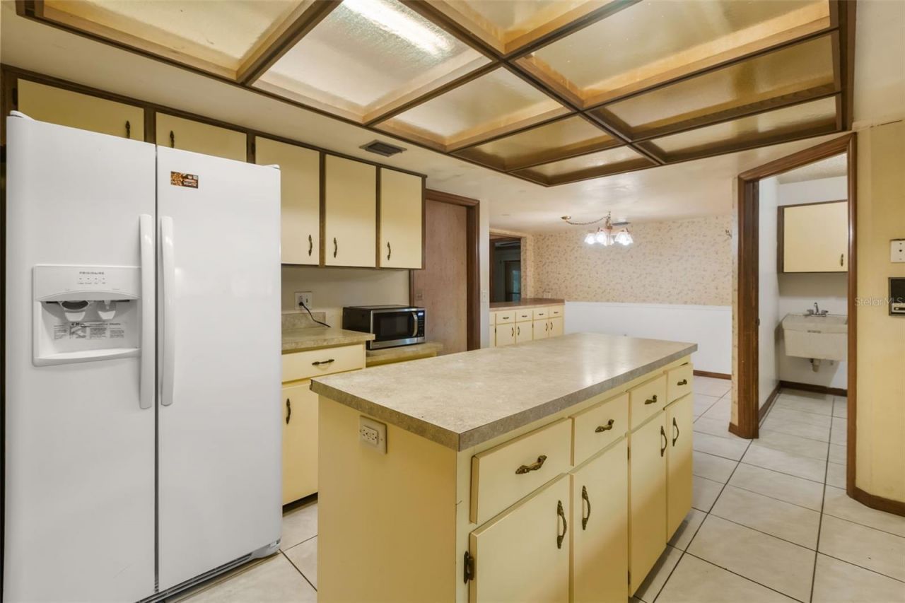 3889 N Lake Orlando Parkway, Orlando, FL 32808 Photo
