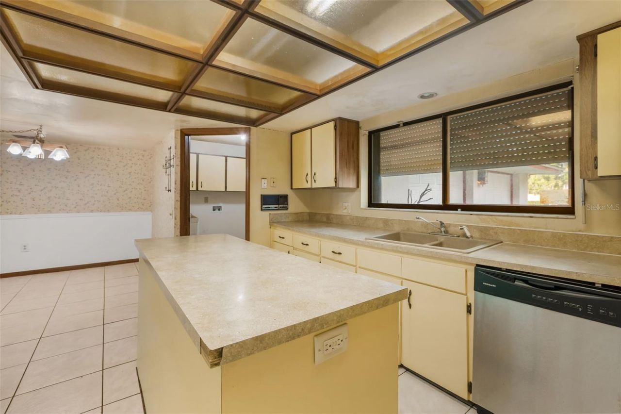 3889 N Lake Orlando Parkway, Orlando, FL 32808 Photo