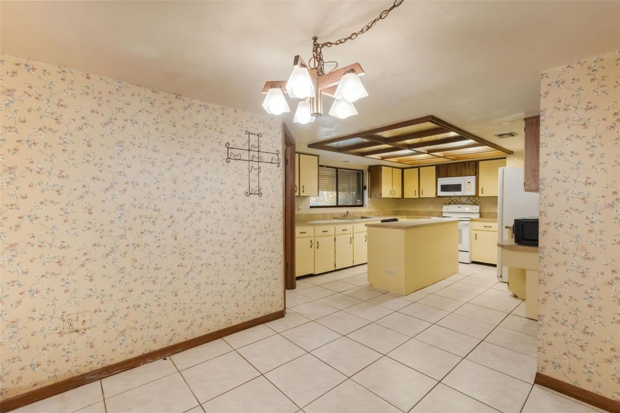 3889 N Lake Orlando Parkway, Orlando, FL 32808 Photo