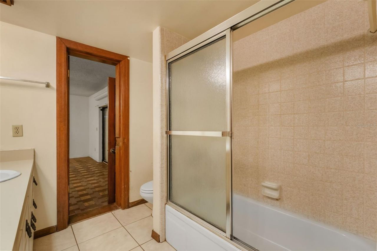 3889 N Lake Orlando Parkway, Orlando, FL 32808 Photo