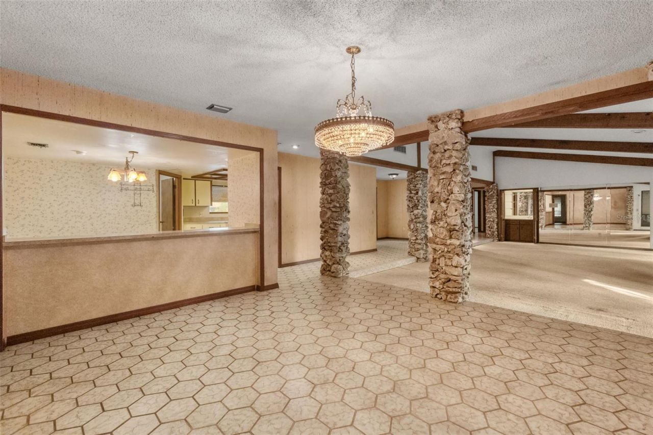 3889 N Lake Orlando Parkway, Orlando, FL 32808 Photo