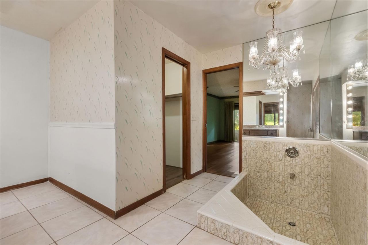 3889 N Lake Orlando Parkway, Orlando, FL 32808 Photo