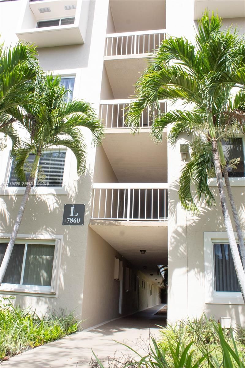 7860 Camino Real , Unit L-406, Miami, FL 33143 Photo